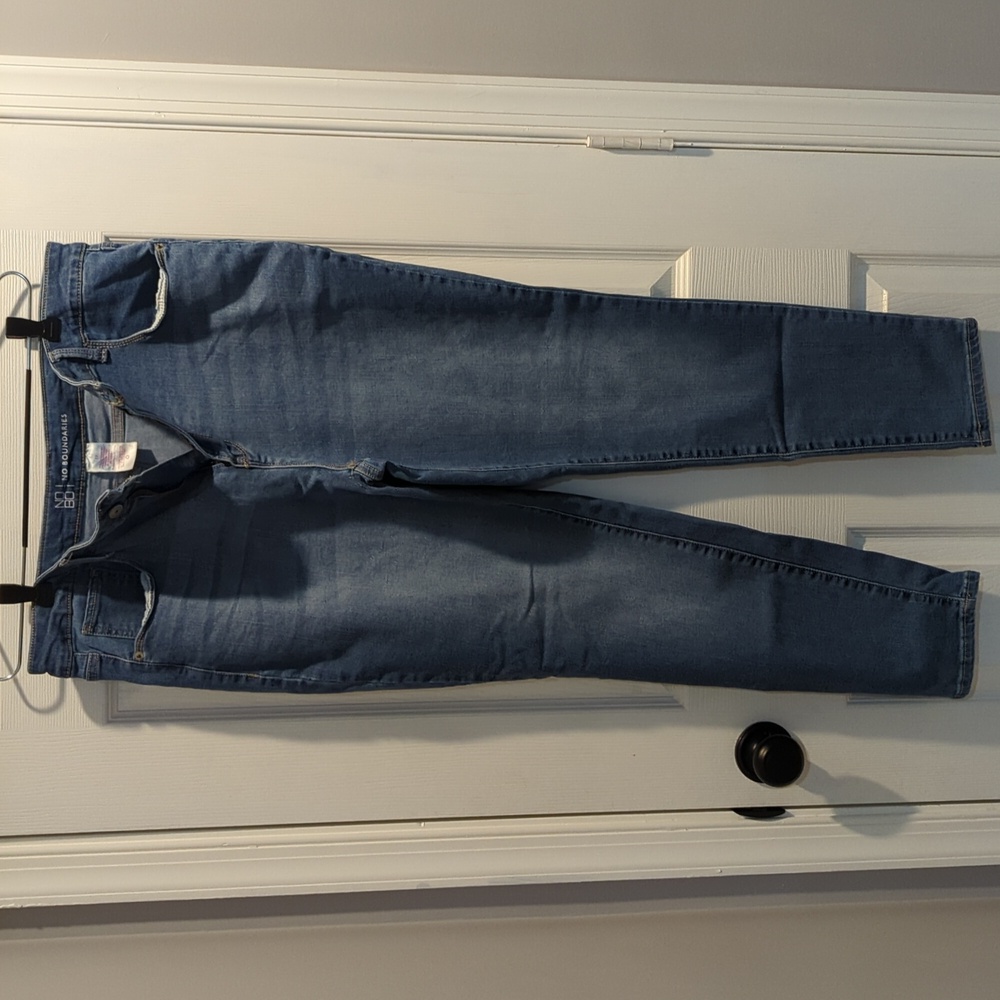 No Boundaries Skinny Jeans